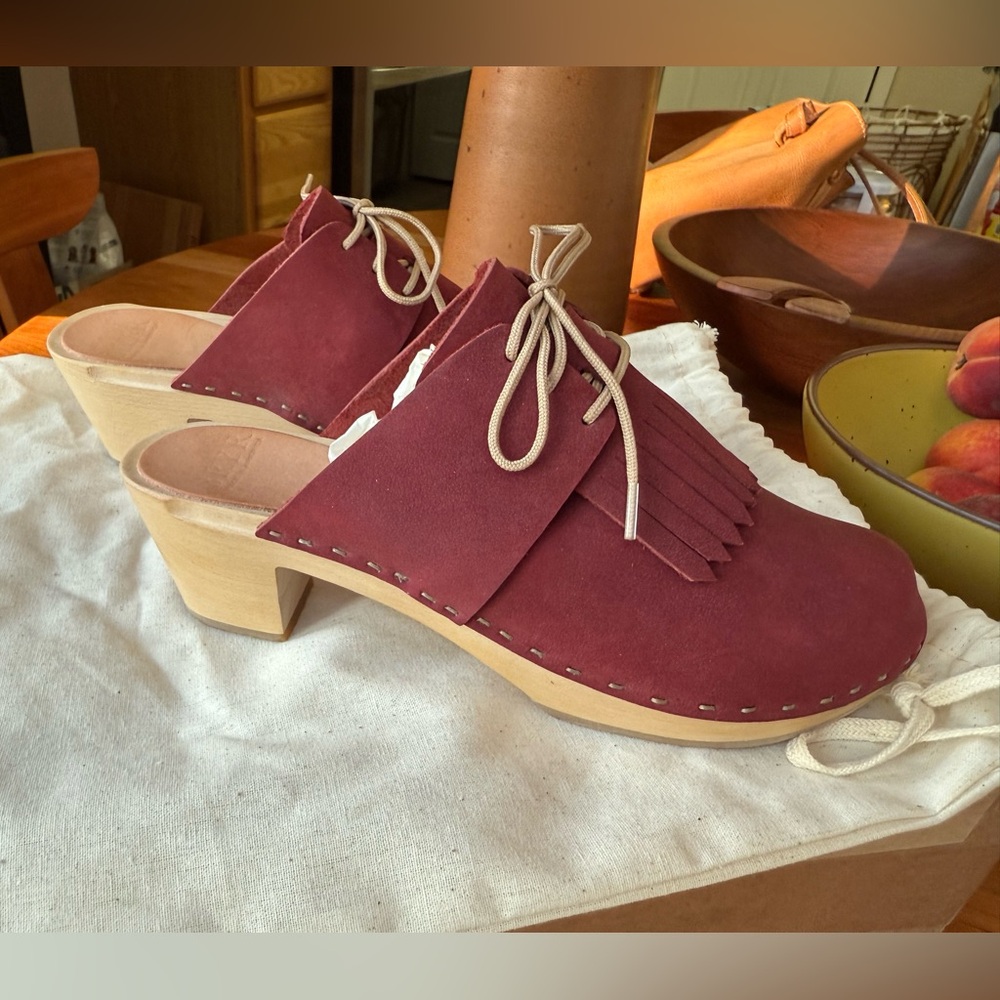 Bryr Clogs Camilla Mid Heel Burgundy Nubuck Size 7 / 37 Excellent Condition
